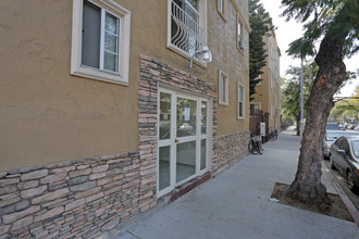 3006 Royal St in Los Angeles, CA - Building Photo - Building Photo