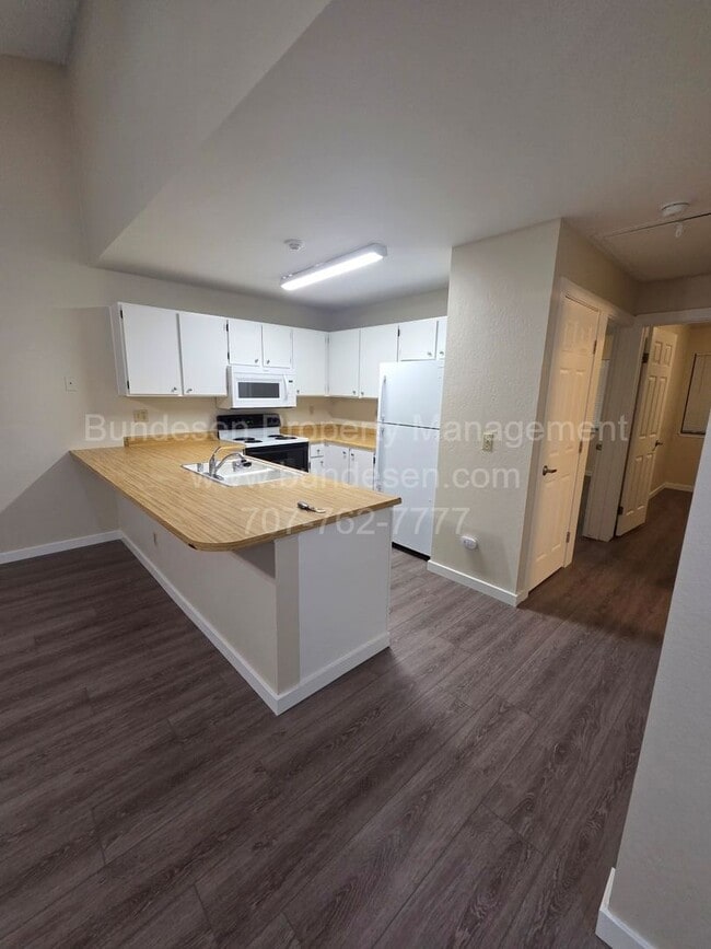 property at 27 Arbor Ct
