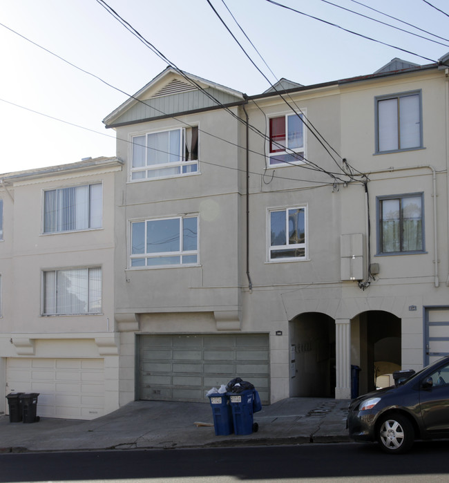 260 Abbot Ave in Daly City, CA - Building Photo - Building Photo