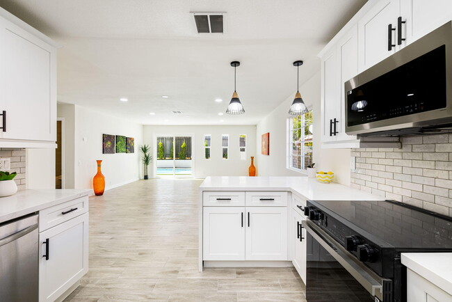 52885 Avenida Carranza in La Quinta, CA - Building Photo - Building Photo