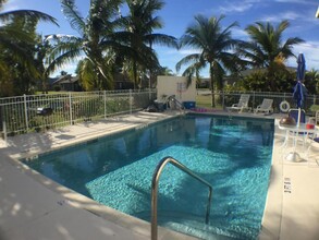 5612 Rose Garden Rd in Cape Coral, FL - Building Photo - Building Photo