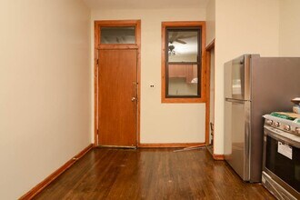 2825 N Milwaukee Ave, Unit 1 in Chicago, IL - Building Photo - Building Photo
