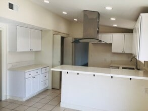 1104 Skeel Dr in Camarillo, CA - Building Photo - Building Photo