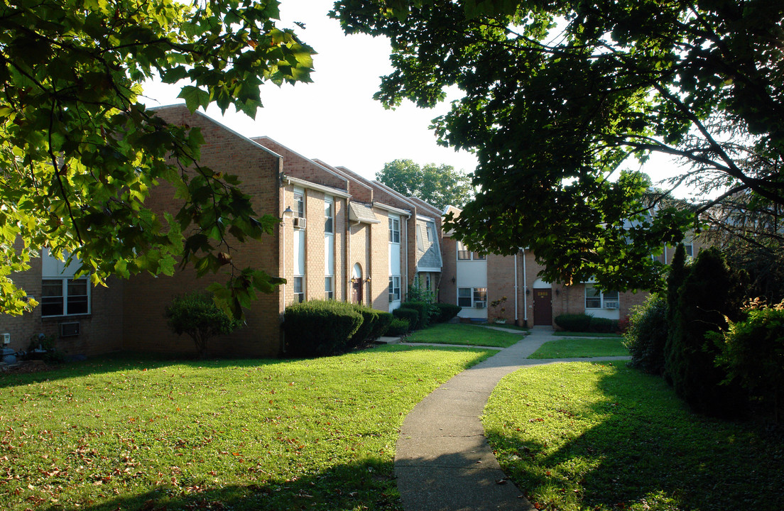 Hamilton East Apartments in Allentown, PA - Building Photo