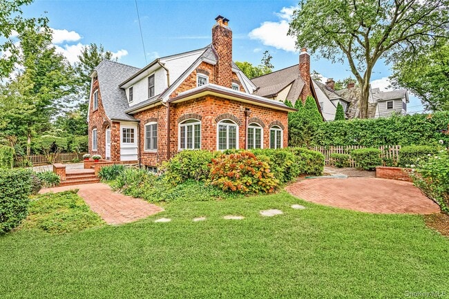 property at 21 Forest Park Ave
