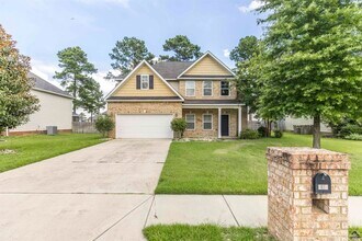 153 Forestbrooke Way in Bonaire, GA - Building Photo - Building Photo