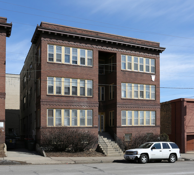 712 W Franklin Ave in Minneapolis, MN - Building Photo - Building Photo