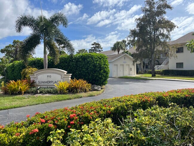 property at 910 Vanderbilt Beach Rd