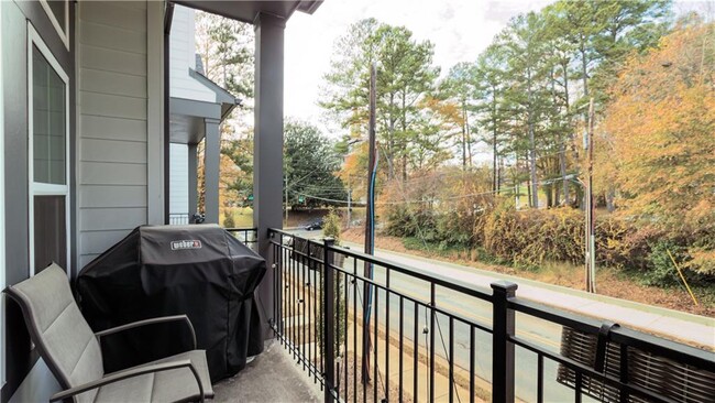 915 Katie Kerr Dr in Decatur, GA - Building Photo - Building Photo