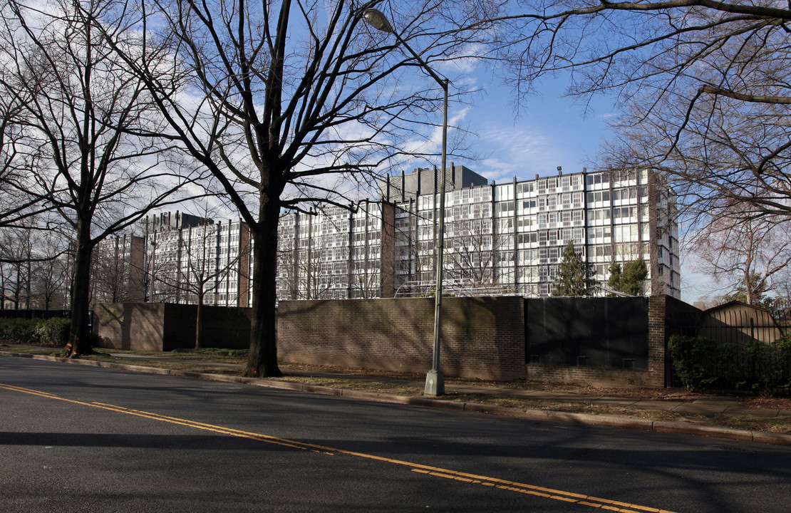 River Park in Washington, DC - Building Photo