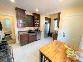 381 Highland Ave, Unit 2 in Somerville, MA - Building Photo - Building Photo
