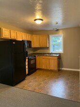 28 Quaboag St, Unit 12 in Brookfield, MA - Building Photo - Building Photo