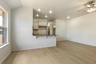 1301 SW New York Ave-Unit -Unit A in Lawton, OK - Building Photo - Building Photo