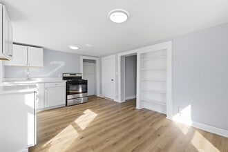 48 Walker St in Falmouth, MA - Building Photo - Building Photo