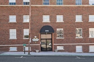 United Jewelers and Lee Hardware Apartments in Shreveport, LA - Foto de edificio - Building Photo
