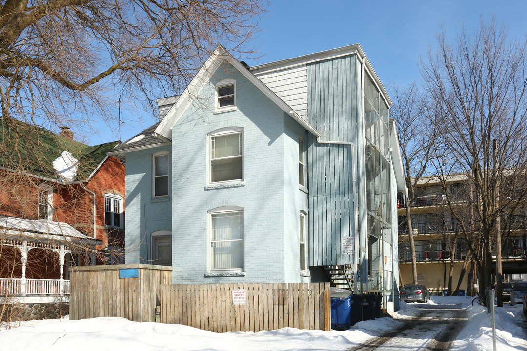 921 Mary St in Ann Arbor, MI - Foto de edificio