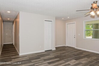 3216 1st Pl in Vero Beach, FL - Building Photo - Building Photo