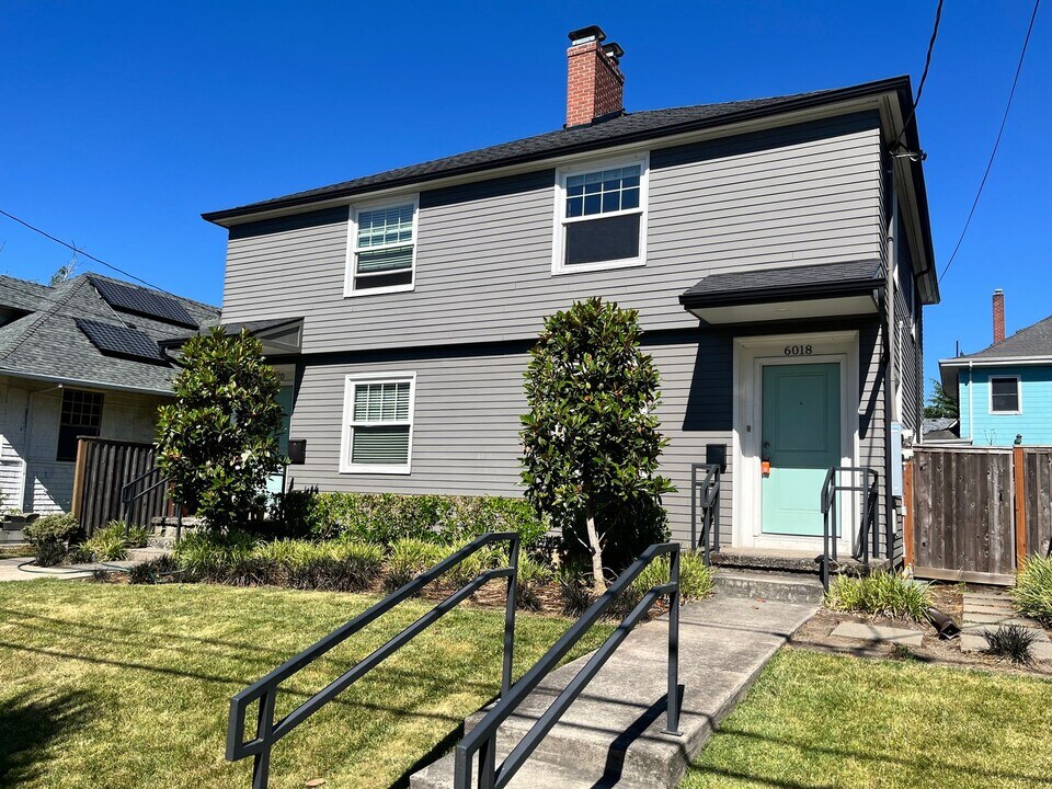 6018 NE 7th Ave in Portland, OR - Building Photo