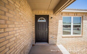 7406 5th St in Lubbock, TX - Building Photo - Building Photo