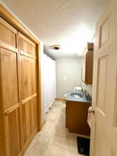 39 S Main St, Unit apt 3 in Millbury, MA - Foto de edificio - Building Photo