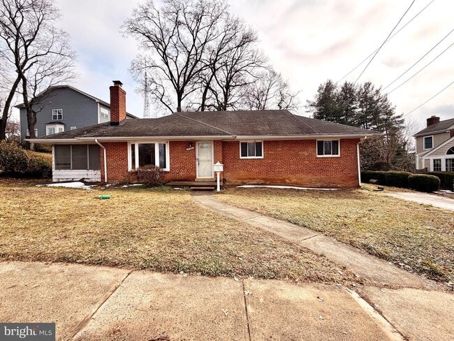 2121 Patrick Henry Dr in Arlington, VA - Building Photo - Building Photo