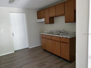6956 Brandywine Dr in Englewood, FL - Foto de edificio - Building Photo