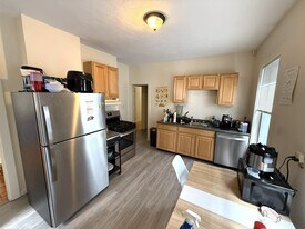 61 Webster Ave, Unit 2L in Somerville, MA - Building Photo