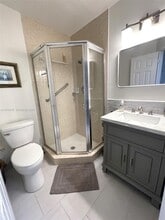 5103 NW 35th St in Lauderdale Lakes, FL - Building Photo - Building Photo