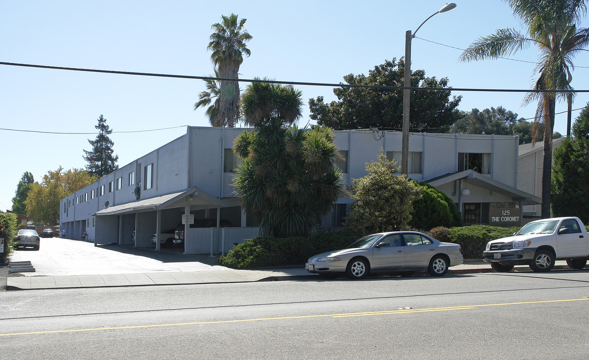 125 E Lewelling Blvd in San Lorenzo, CA - Building Photo