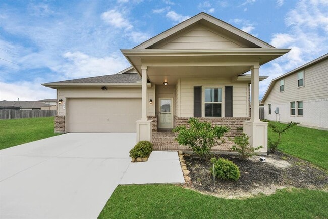 503 Thunder Cloud Dr in Mont Belvieu, TX - Building Photo - Building Photo