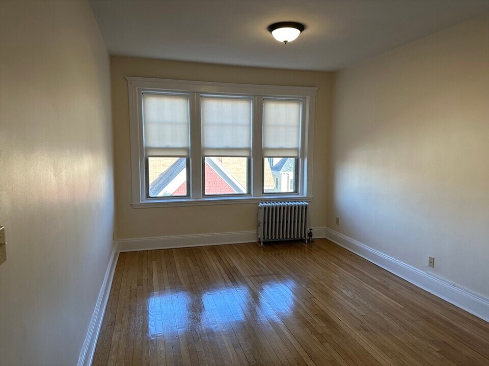10 Perkins Sq in Boston, MA - Building Photo