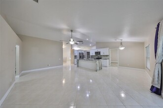 6447 Clair Shore Dr in Apollo Beach, FL - Building Photo - Building Photo