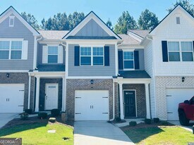 44 Chastain Cir in Newnan, GA - Building Photo