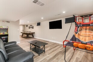 649 Edgebrook Terrace, Unit SI ID1285083P in Elgin, IL - Building Photo