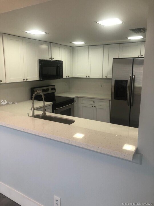 4204 SW 70th Terrace-Unit -4204 in Davie, FL - Building Photo