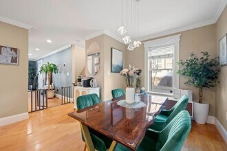 8 Mohawk St, Unit 1 in Boston, MA - Building Photo - Building Photo