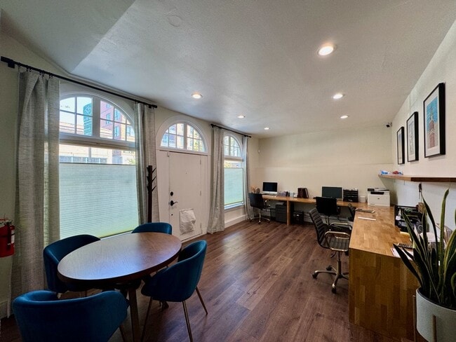 4018 Broadway in Oakland, CA - Building Photo - Building Photo