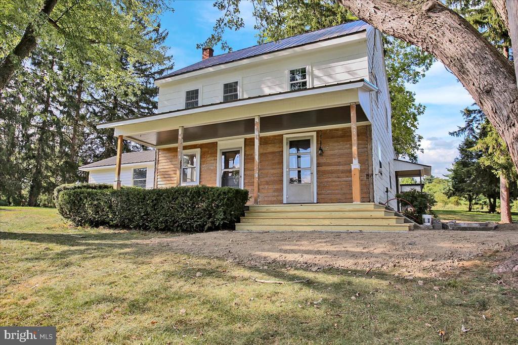 233 Hetrick Rd in Bernville, PA - Building Photo