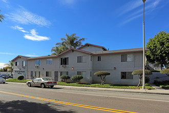 De Luz Senior Apartments in Fallbrook, CA - Building Photo - Building Photo