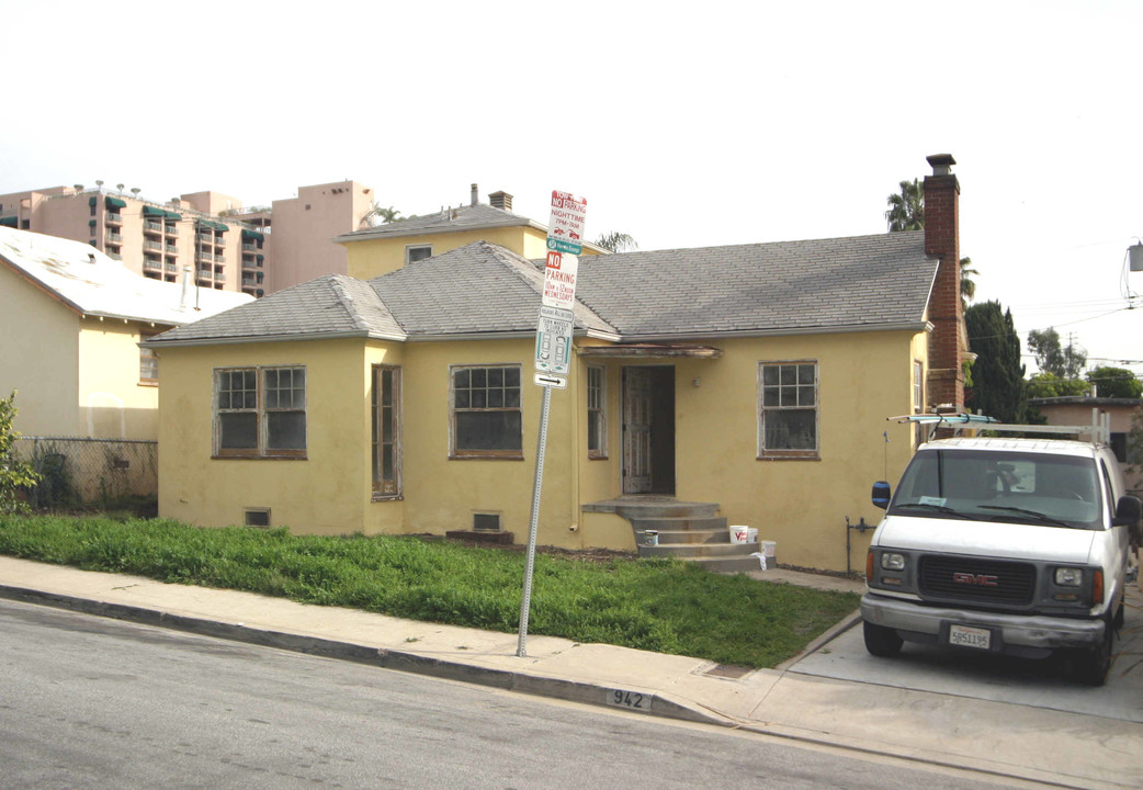 920 1/2 Hilldale Ave in West Hollywood, CA - Building Photo