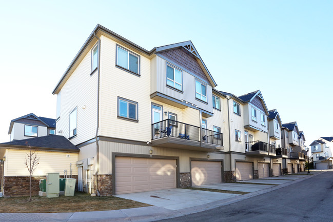 206 Kincora Ln NW in Calgary, AB - Building Photo - Building Photo