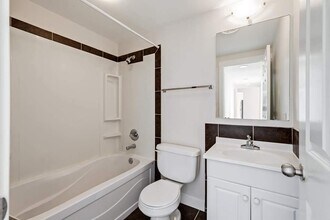 Cassils Plaza in Brooks, AB - Building Photo - Building Photo