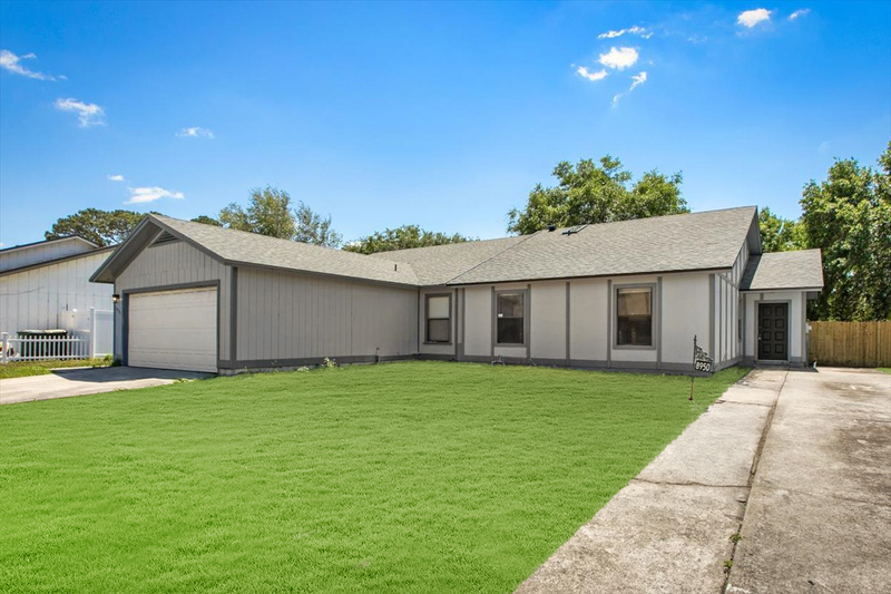 8950 Ivey Rd in Jacksonville, FL - Building Photo