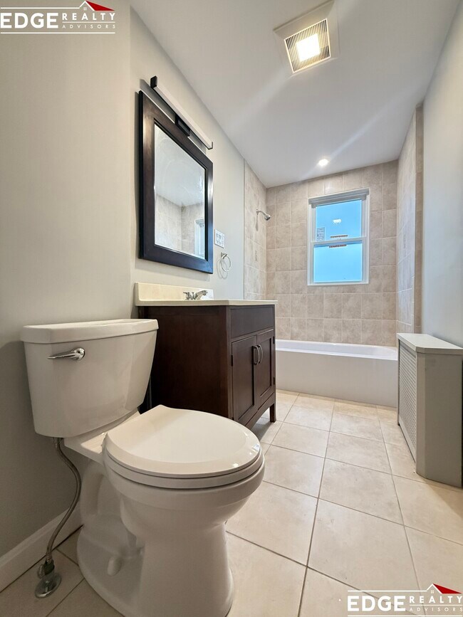 62 Turner St, Unit 1 in Boston, MA - Foto de edificio - Building Photo