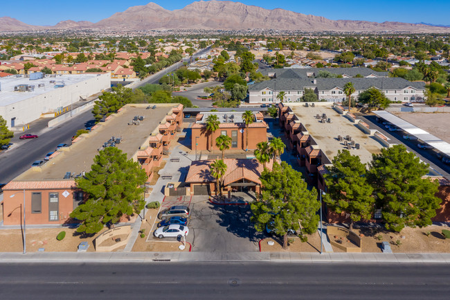 Saratoga Palms in Las Vegas, NV - Foto de edificio - Building Photo