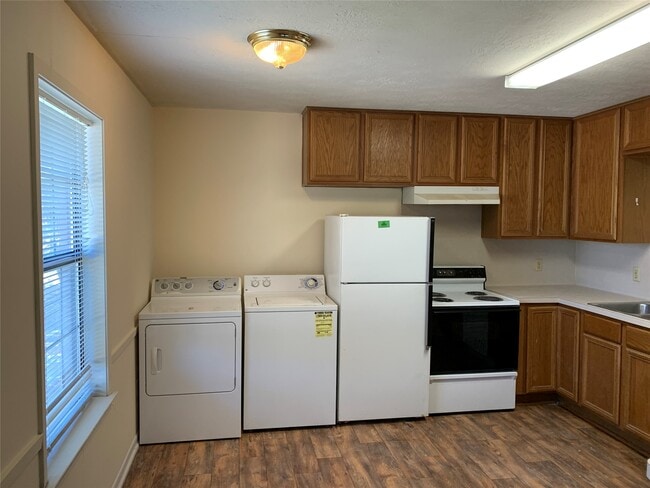 4100 College Main St
