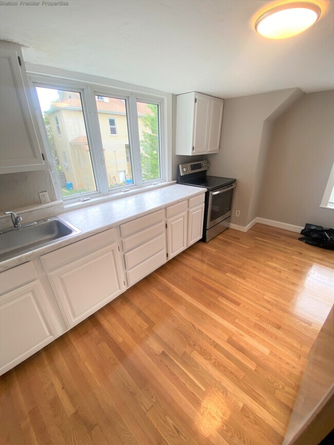 51 Reed St Rentals in Rockland, MA