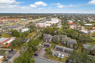 129 Woodland Pl in Osprey, FL - Building Photo - Building Photo
