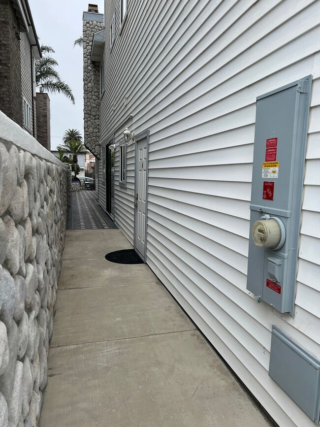 410 7th St in Huntington Beach, CA - Building Photo - Building Photo