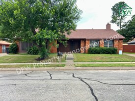 1037 Stableway Ln in Bedford, TX - Building Photo